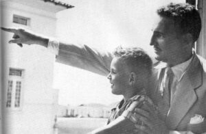 El preso Fidel Castro Ruz recibe la visita de su hijo en el Presidio Modelo de Isla de Pinos
